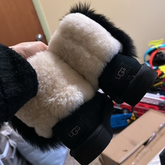 Uggs - Picture 10 of 11